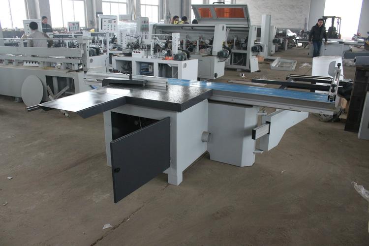 青岛机械厂家直销 板式家具生产设备数控精密木工台据裁板锯